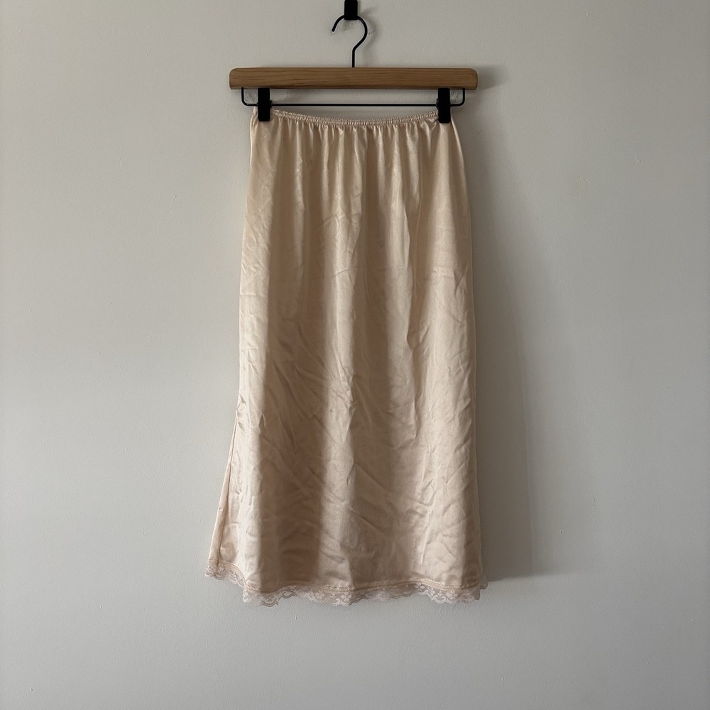Warner's Slip Women XS - S ? Skirt Beige Vintage Lace Trim Lingerie Made In USA